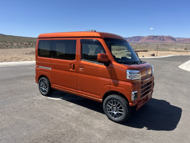 2023 Daihatsu Hijet Cargo Van photo 1