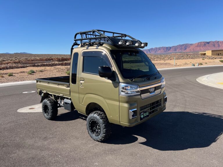 2022 Daihatsu Hijet (Extreme) photo 1
