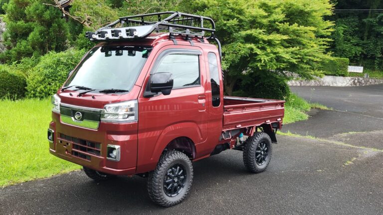 2024 Daihatsu Hijet (Extreme) photo 1