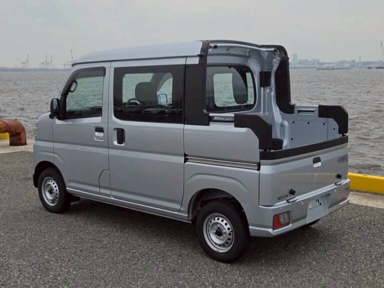 2026 Daihatsu Hijet Deck Van photo 1