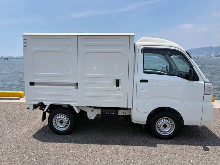 2026 Daihatsu Hijet Box Truck photo 1