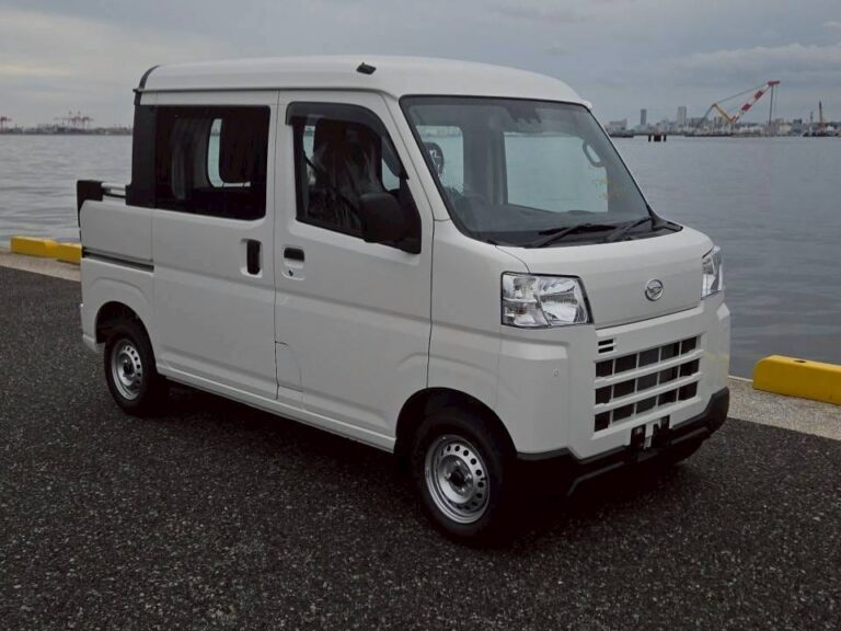 2026 Daihatsu Hijet Deck Van photo 1