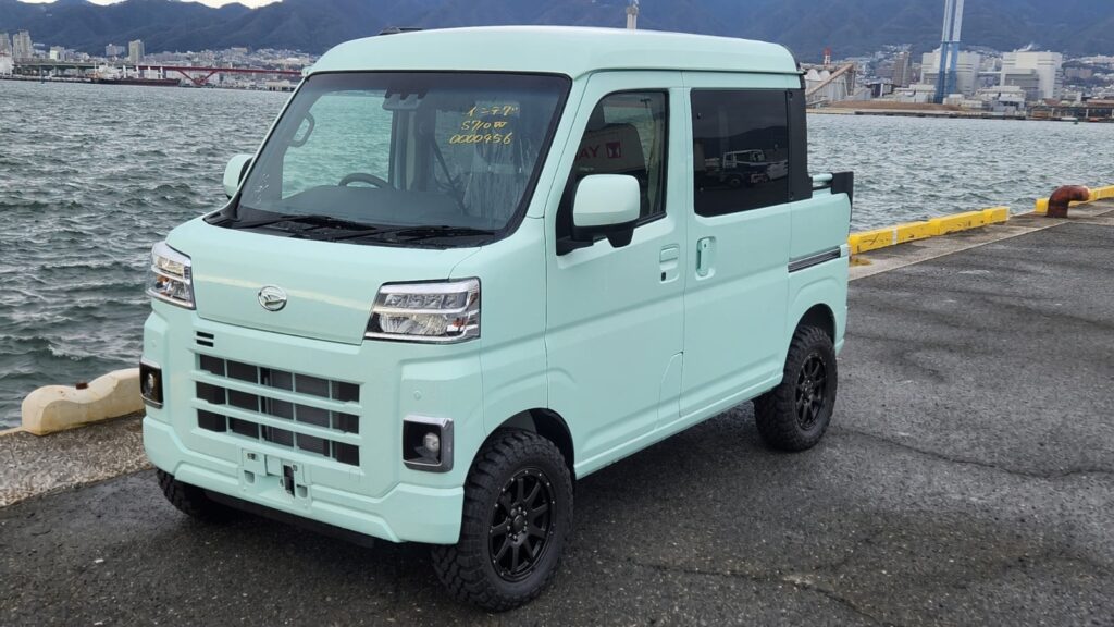 2022 Daihatsu Hijet Deck Van photo 6