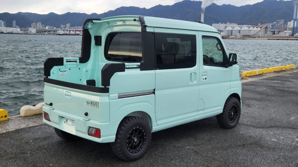 2022 Daihatsu Hijet Deck Van photo 9