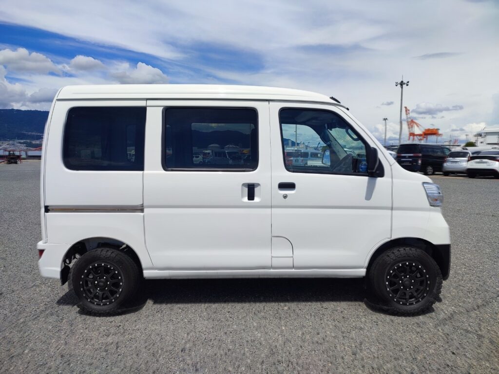 2021 Daihatsu Hijet Van photo 10